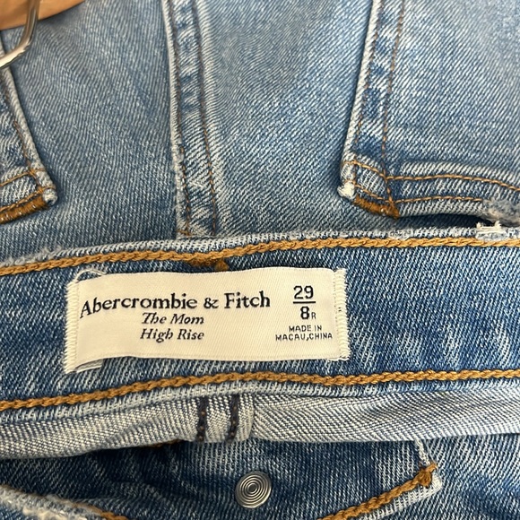 Abercrombie & Fitch The Mom High Rise Jeans - Picture 7 of 7